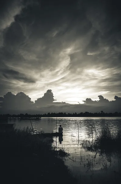 在泰国的剪影河 — 图库照片
