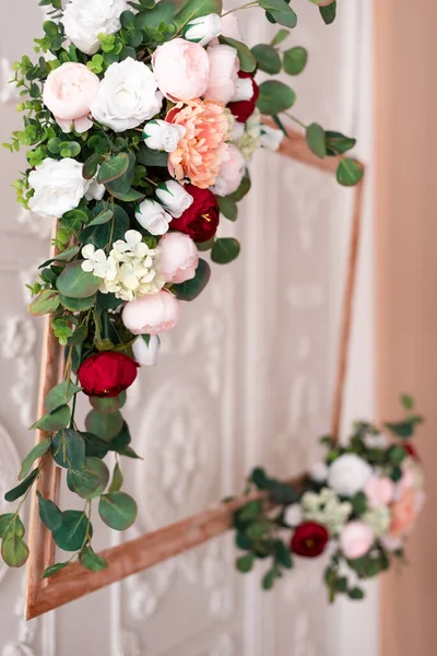 Wooden Frame Decorated Flowers Side View — Stock Photo, Image