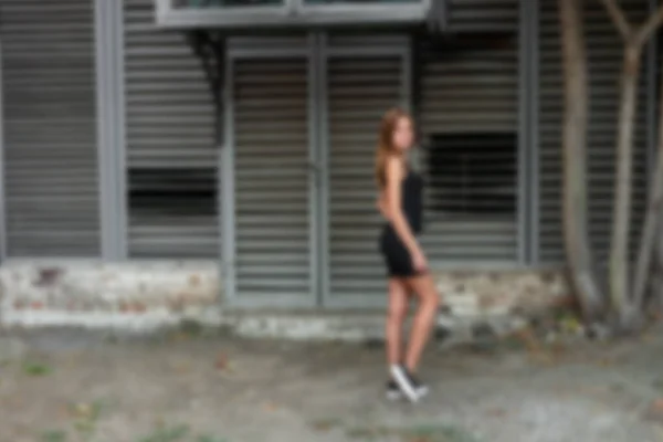 Out Focus Silhouette Girl Girl Out Focus Background Wooden Building — 스톡 사진