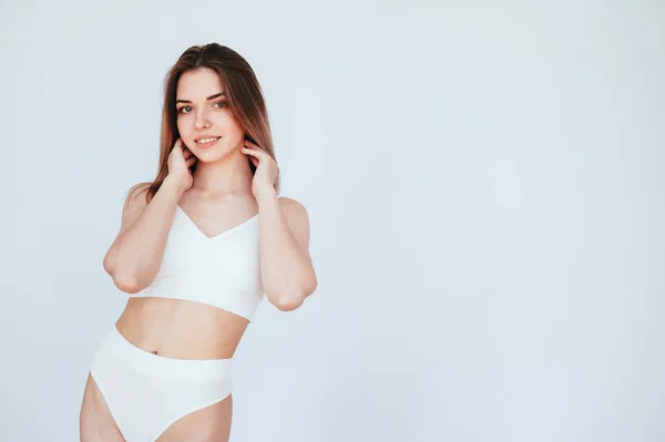 Body Young Woman White Top Shorts Isolated White Wall Inglés —  Fotos de Stock