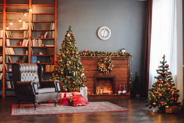 New Year Interior General View Christmas Tree Fireplace Bookshelf Interior — Foto Stock