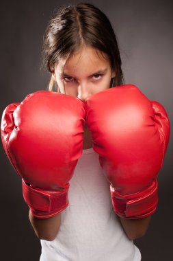 küçük kız boxer
