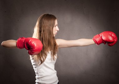 Genç boksör kadın