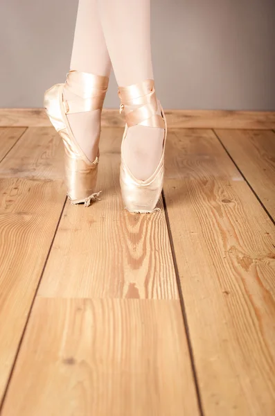 Ballerina's pointes kunnen teweegbrengen — Stockfoto