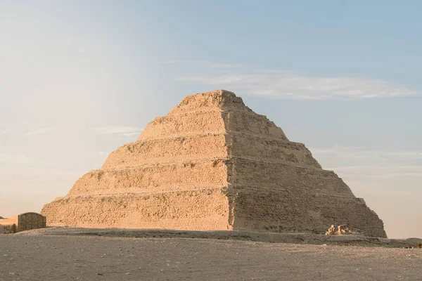 Mısır Saqqara Daki Basamak Piramidi Yüksek Kalite Fotoğraf — Stok fotoğraf