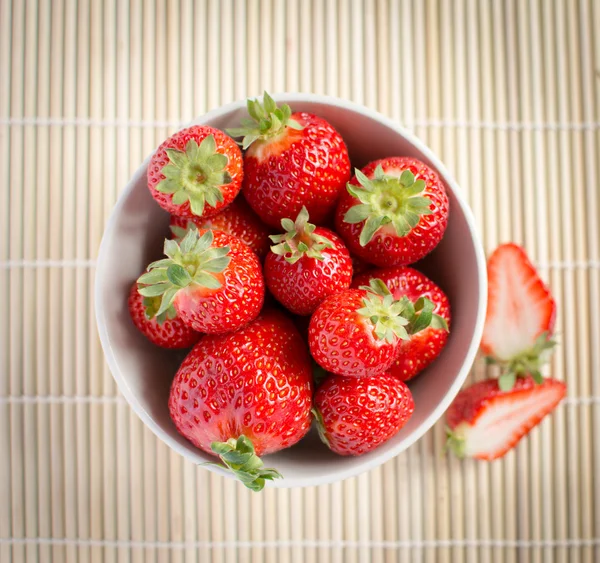 Hermosas fresas frescas — Foto de Stock
