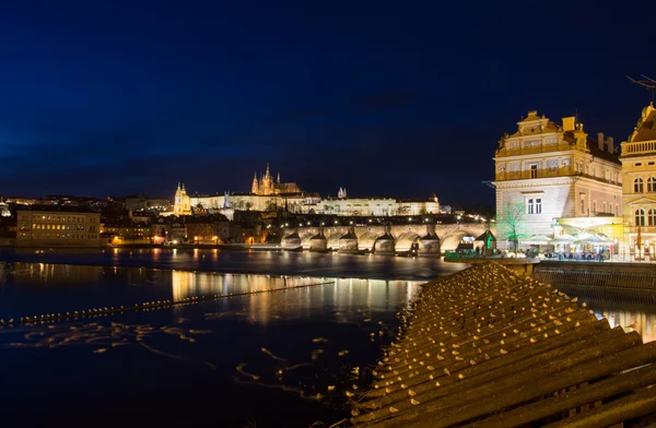 Prague. Image panoramique de Prague, capitale de la République tchèque — Photo