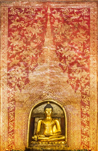 The Main Buddha with golden Thai pattern backgroung — Stock Photo, Image