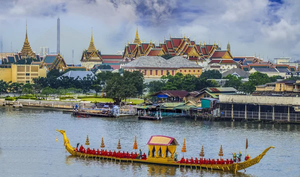 Paisaje del palacio rey de Tailandia —  Fotos de Stock