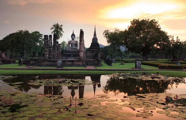 sukhothai Tarih parkı ana Buda heykeli