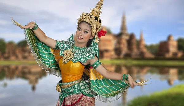 Linda bonita com dança tailandesa e cultura — Fotografia de Stock