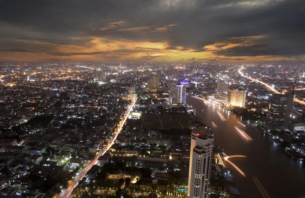 Landskapet i bangkok och floden med den thailändska royel platsen — Stockfoto