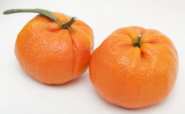 Pomarańczowy na na białym tle. — Zdjęcie stockowe