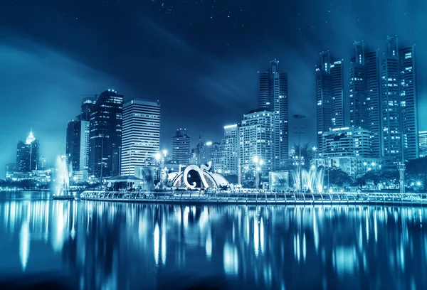 Staden staden på natten — Stockfoto