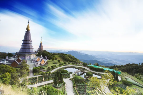 Krajobraz dwa Pagoda — Zdjęcie stockowe