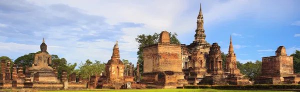 Belangrijkste Boeddhabeeld in sukhothai historische park — Stockfoto