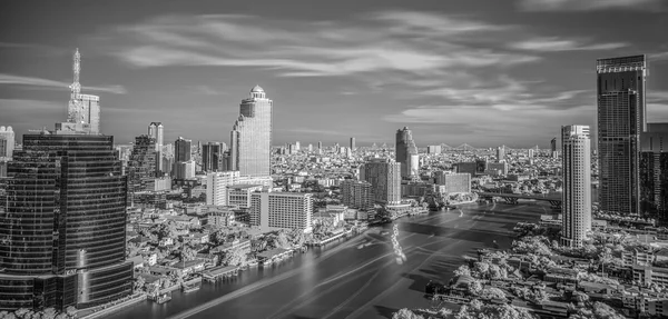 Bangkok city in day time with the river — Stock Photo, Image