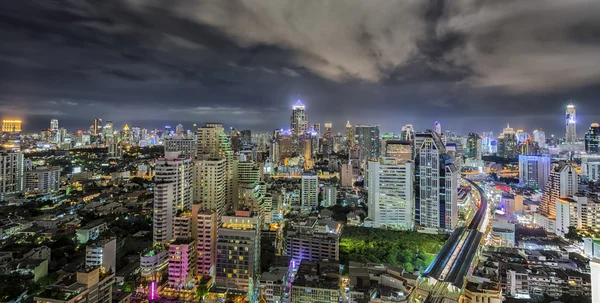 Bangkok şehir gece görünümü — Stok fotoğraf