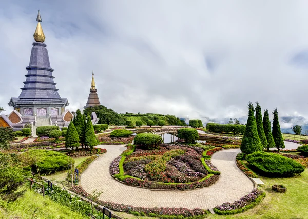 Paesaggio di due pagoda a Doi Inthanon — Foto Stock