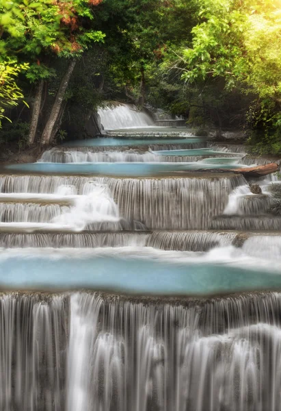 Рівень чотири Хуай Mae Kamin водоспад — стокове фото