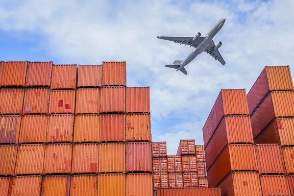 Porto industriale con container — Foto Stock