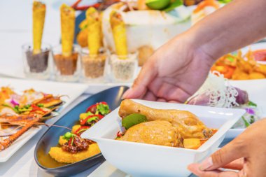 Körili tavuk mussaman