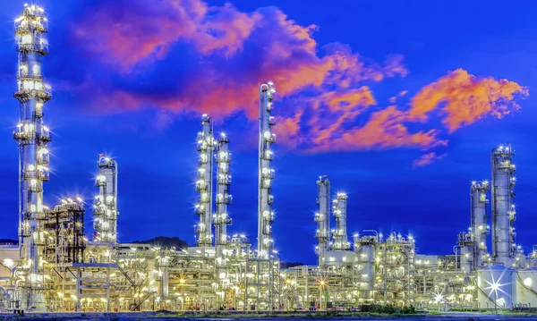 Oil refineOil refinery plant — Stock Photo, Image