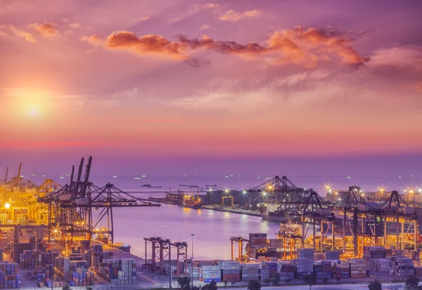 kap kargo yük gemi içinde shipya vinç bridge çalışma ile