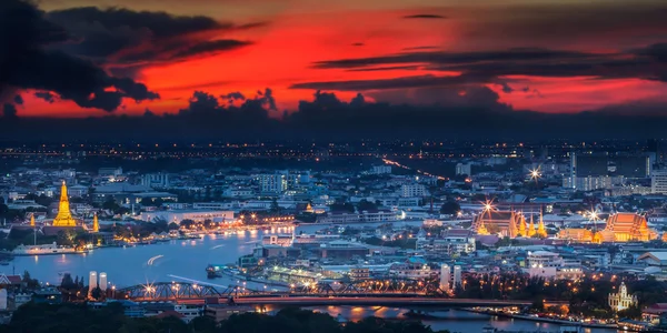 Grande palácio no crepúsculo em Bancoc — Fotografia de Stock