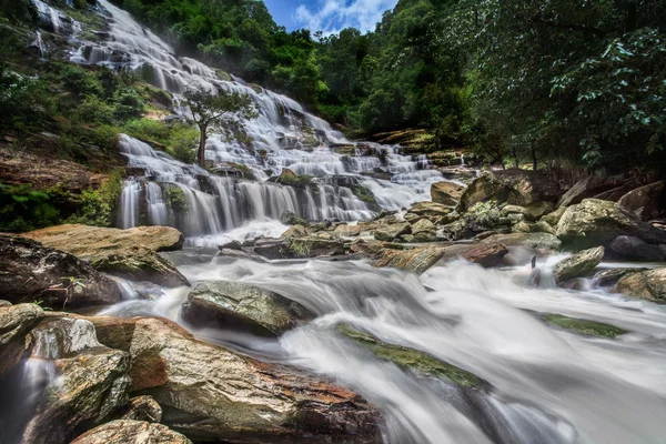 Mae ya cachoeira — Fotografia de Stock