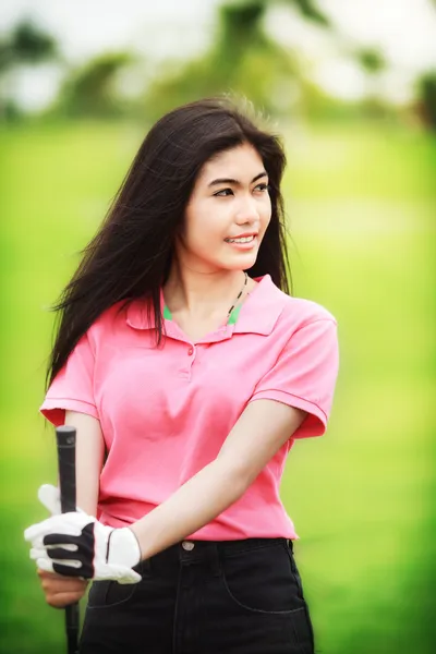 Asya kız golf oyuncusu — Stok fotoğraf