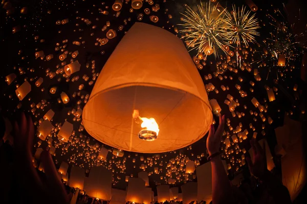 Balão vintage no festival lâmpada flutuante — Fotografia de Stock