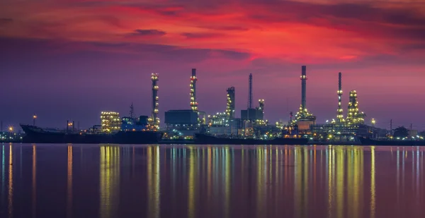 Oil refinery — Stock Photo, Image