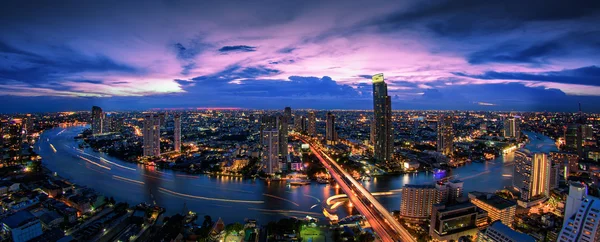 Paesaggio del fiume nella città di Bangkok — Foto Stock