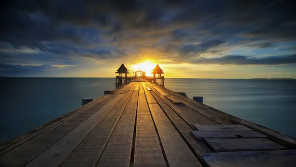 Paysage du pont en bois — Photo