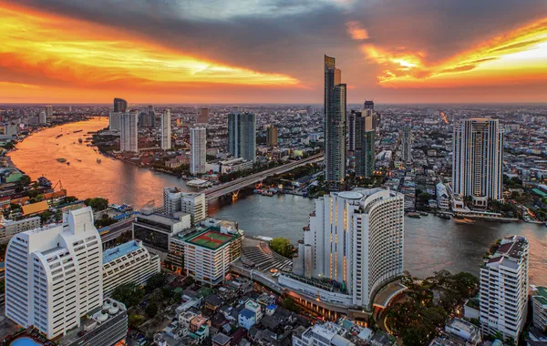 Paisaje del río en la ciudad de Bangkok —  Fotos de Stock