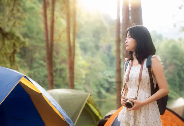 Asiatica Ragazza Viaggiare Camminare Sul Parco Pang Umg Parco Pangung — Foto Stock