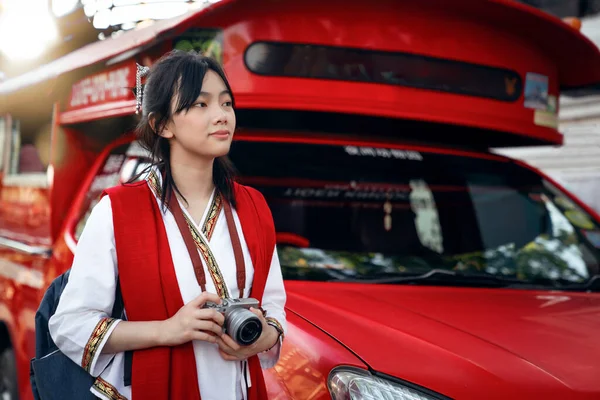 Asian Traveller Camera Hand Vintage Costume Walking Chiang Mai City — Stock Photo, Image