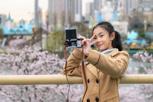 Азійська Жінка Мандрівниця Робить Самовідтворення Місті Сеул Південна Корея Зимовий — стокове фото