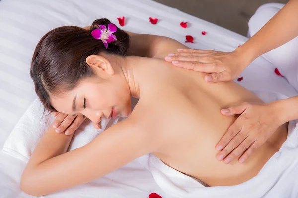 Femme Asiatique Dormir Détendre Dans Spa Thaïlandais Hôtel Attendre Pour — Photo