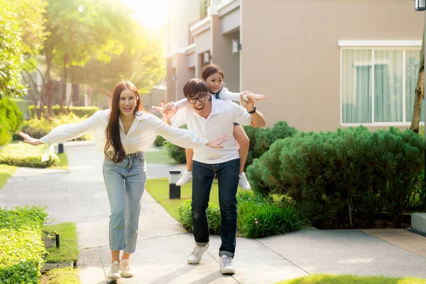 Beautiful Asian Family Portrait Smiling New House Sunset Photo Canuse — Zdjęcie stockowe