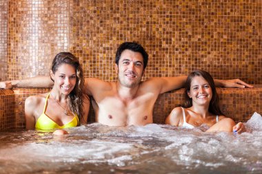 arkadaşlar rahatlatıcı bir Spa