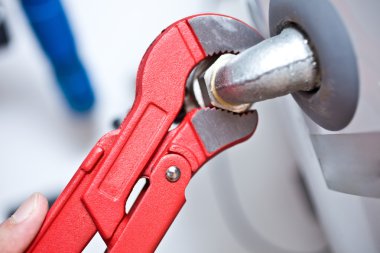 İngiliz anahtarı tighting kadar uygun bir