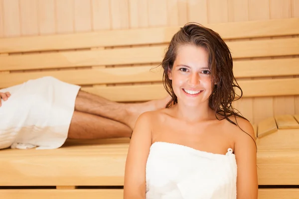 Banho de sauna em uma sala de vapor — Fotografia de Stock