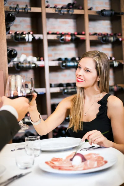 Jantar em um restaurante italiano — Fotografia de Stock