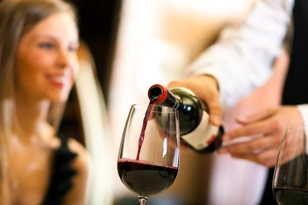 Abendessen im Restaurant — Stockfoto