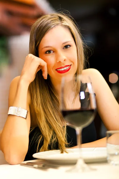 Abendessen im Restaurant — Stockfoto