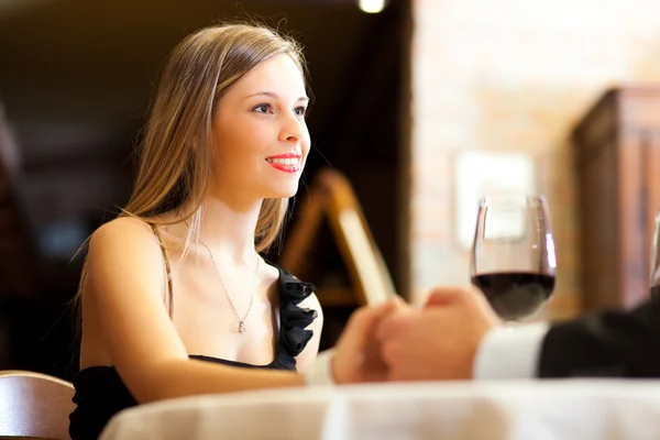 Jantar em um restaurante — Fotografia de Stock