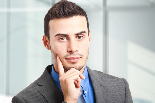 Hombre de negocios sonriente — Foto de Stock