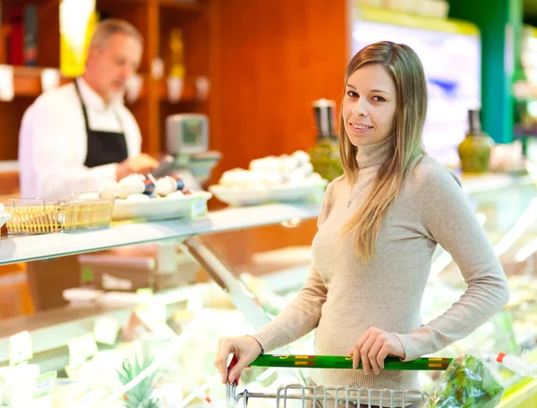 Nakupování v supermarketu — Stock fotografie